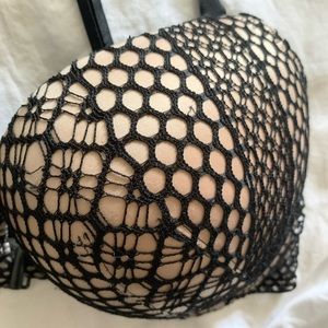 36 DD Victoria secrets bra